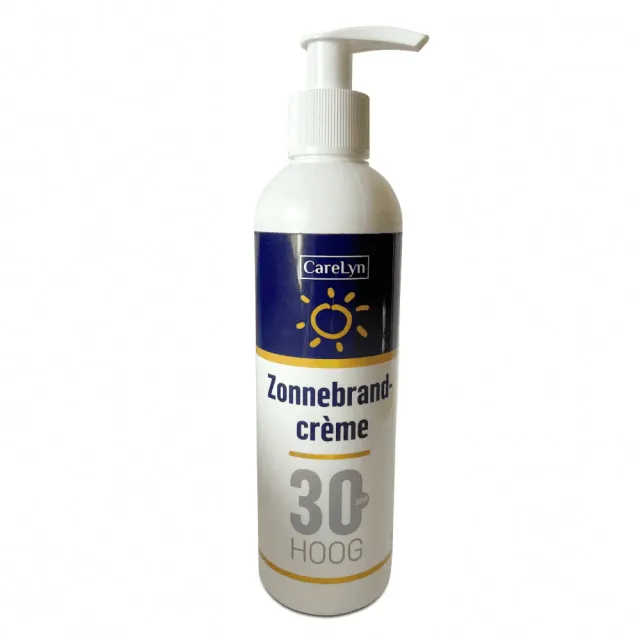 CareLyn Flesje met pomp SPF30 zonnebrand 250 ml gevuld